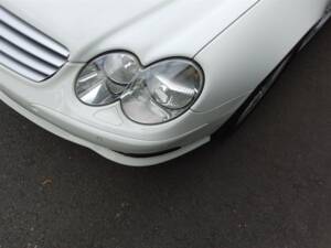 Image 29/97 de Mercedes-Benz SL 55 AMG (2003)
