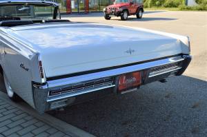 Image 8/50 of Lincoln Continental Convertible (1967)