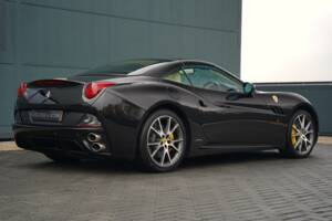 Imagen 25/50 de Ferrari California (2011)