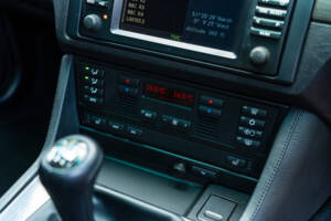 Image 36/56 of BMW M5 (2000)