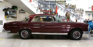 Bild 4/39 von Mercedes-Benz 220 SE b (1964)