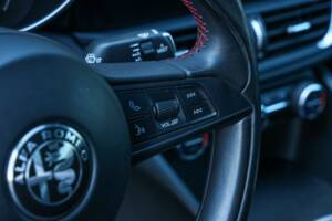 Bild 23/50 von Alfa Romeo Giulia Quadrifoglio (2017)