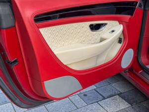 Image 20/44 of Bentley Continental GT V8 (2020)