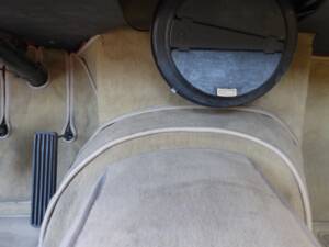 Image 84/174 of Jaguar XK 150 3.4 S OTS (1958)