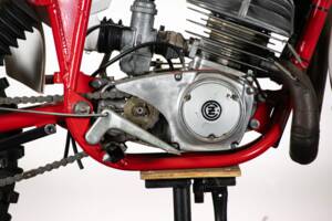 Image 32/50 of CZ 250 (1977)