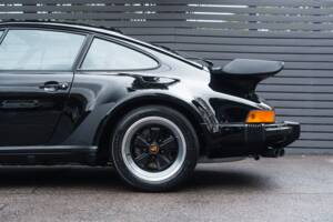 Image 10/67 of Porsche 911 Turbo 3.3 (1987)