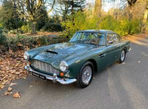 Image 36/50 de Aston Martin DB 4 (1963)