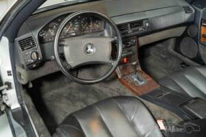 Image 2/19 de Mercedes-Benz 300 SL (1990)
