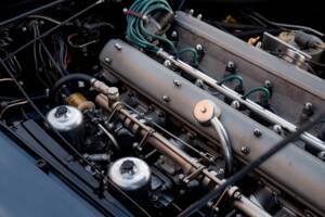 Image 67/79 of Aston Martin DB 6 (1968)