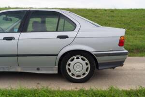 Image 40/40 de BMW 320i (1994)