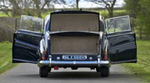 Image 18/50 of Rolls-Royce Phantom V James Young (1964)