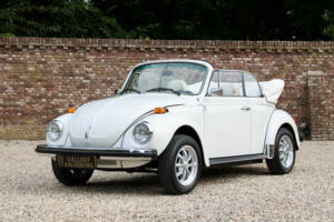 Image 19/50 of Volkswagen Käfer 1303 &quot;Champagne Edition&quot; (1977)