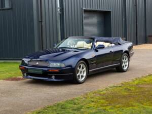 Immagine 13/50 di Aston Martin V8 Volante (1999)