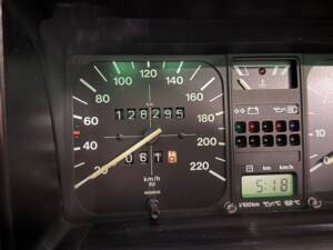 Image 13/22 of Volkswagen Golf Mk I Convertible 1.8 (1993)