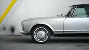 Image 14/15 of Mercedes-Benz 280 SL (1900)