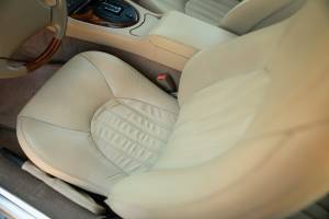 Image 20/46 of Jaguar XK8 4.0 (1998)