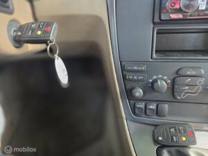 Image 20/39 of Volvo V 70 2.4 (2006)