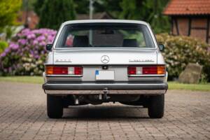 Bild 16/83 von Mercedes-Benz 300 D Turbodiesel (1983)