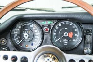 Image 16/47 de Jaguar E-Type (1969)