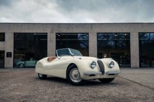 Image 7/45 of Jaguar XK 120 OTS (1950)