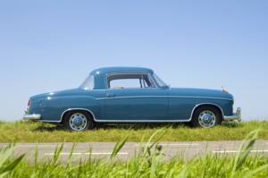 Image 2/5 de Mercedes-Benz 220 SE (1960)