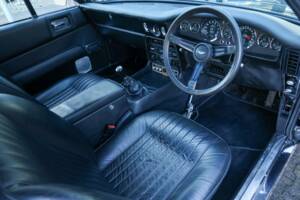 Image 13/50 of Aston Martin DBS V8 (1972)