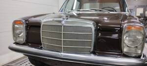 Bild 18/25 von Mercedes-Benz 200 (1969)