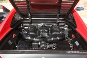 Bild 31/50 von Ferrari F 355 Berlinetta (1996)