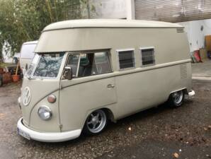 Image 3/23 of Volkswagen T1 minibus (1964)