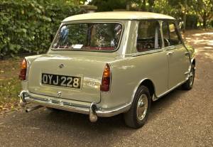 Image 13/50 of Riley Elf Mark I (1963)
