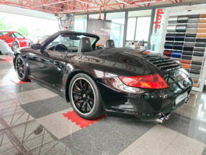 Imagen 2/15 de Porsche 911 Carrera 4S (2007)