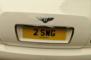 Image 17/50 of Bentley Azure (2009)