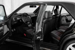 Imagen 35/50 de Mercedes-Benz 190 E 2.5-16 Evolution II (1990)