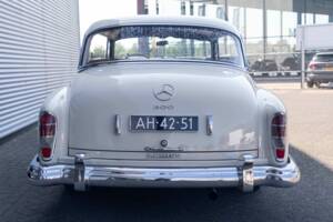 Bild 2/5 von Mercedes-Benz 300 d (1961)