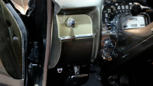 Image 8/19 of Cadillac 61 Sedan (1951)
