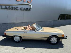 Immagine 16/41 di Mercedes-Benz 560 SL (1986)