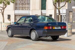 Imagen 13/69 de Mercedes-Benz 190 E (1988)