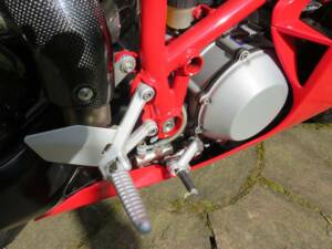 Bild 22/48 von Ducati 749 R (2005)
