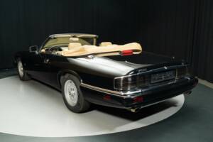 Image 6/8 of Jaguar XJS 4.0 (1994)