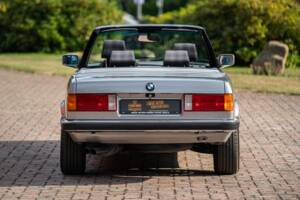 Image 23/71 of BMW 325i (1989)