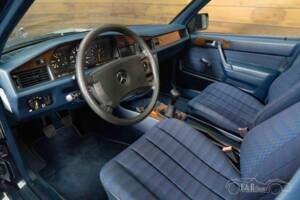 Imagen 13/19 de Mercedes-Benz 190 D (1990)