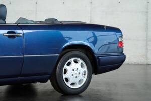 Bild 9/50 von Mercedes-Benz E 200 (1996)