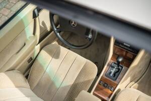 Afbeelding 35/63 van Mercedes-Benz 230 CE (1988)