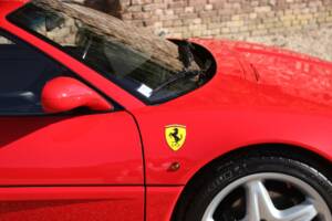 Bild 34/50 von Ferrari F 355 Berlinetta (1996)