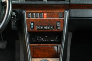 Bild 36/50 von Mercedes-Benz 300 E-24 (1989)