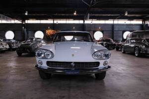 Image 3/36 of Ferrari 330 GT 2+2 (1964)
