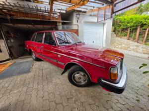 Image 2/8 of Volvo 264 (1979)