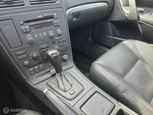 Image 25/40 of Volvo V 70 2.5T (2004)