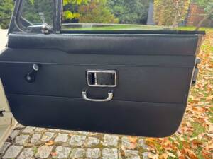 Bild 24/30 von MG MGC GT (1969)