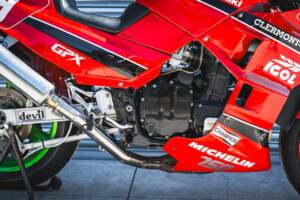 Image 5/50 of Kawasaki GPX 750R (1987)
